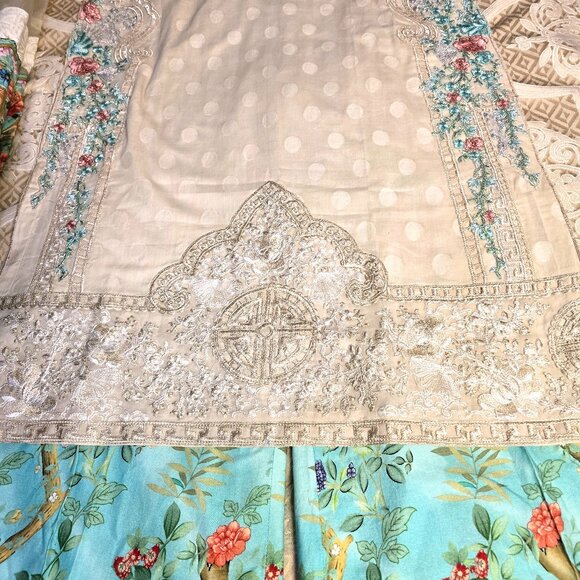 Maria b 3 Piece Lawn Suit - Picture 9 of 13